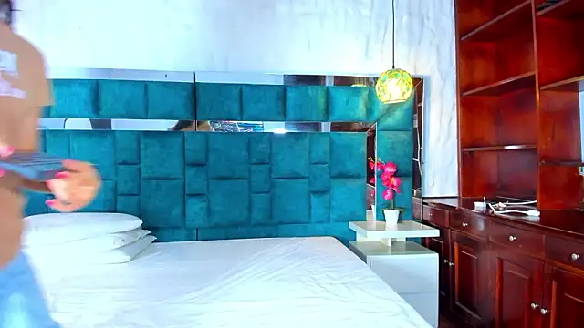 valtira_novaのウェブカメラショー