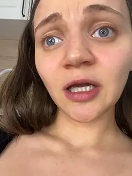 TheYourL Webcam-Show