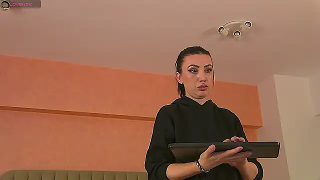 Czat XXX na żywo – EnyaHazell