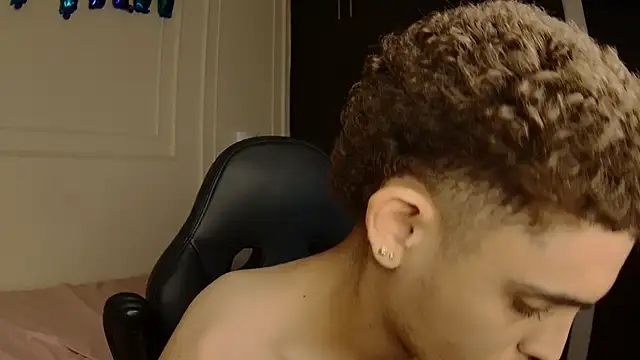 Živý XXX chat nathan_shimmer