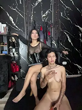 Chat XXX ao vivo de AriadneNorth_SophiBraum