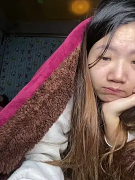 -Lyly_のライブXXXチャット