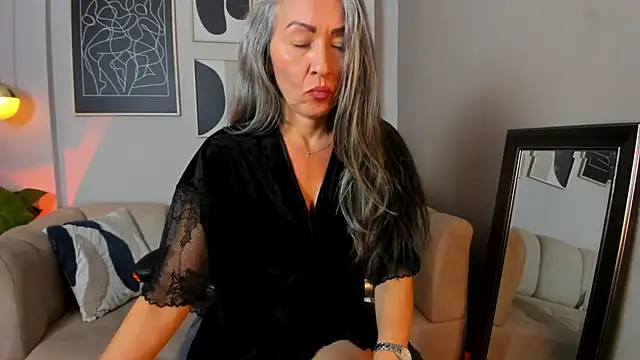 _Nicoletteshea_ Adlı Modelin Canlı XXX Sohbeti