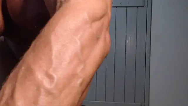 Stronggsexy webcam show