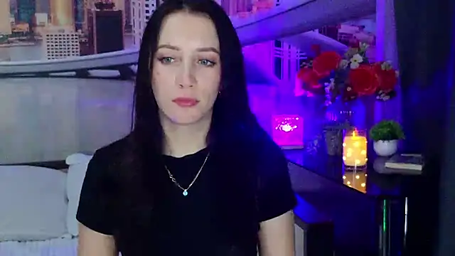 XXX chat uživo modela MonicaSweetx