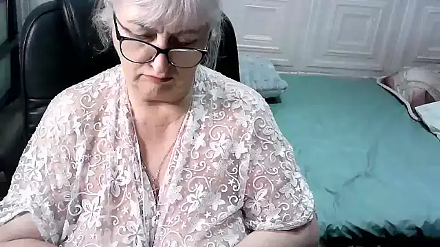 LolkaAlyss Show in webcam