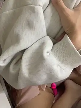 Mina048 在線直播表演