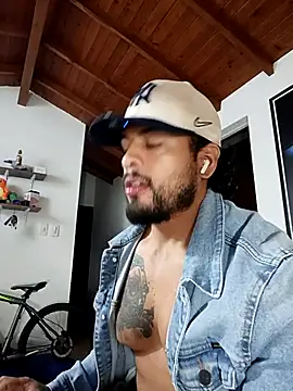 دردشة SilvaBranko الجنسية المباشرة