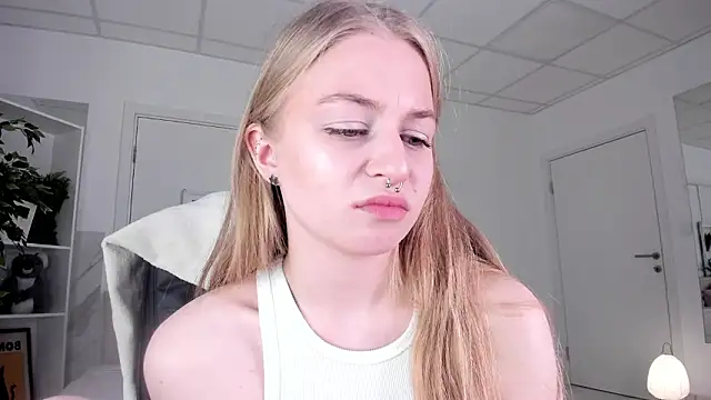 Živý XXX chat MiaMews