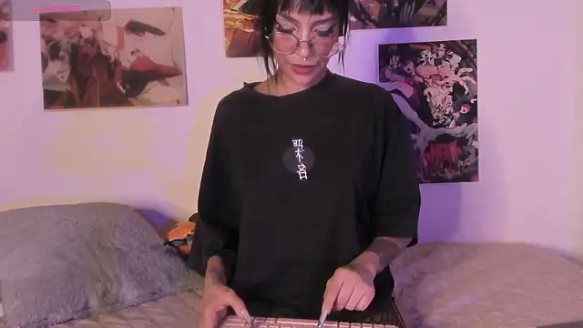 دردشة Luna-Chann الجنسية المباشرة