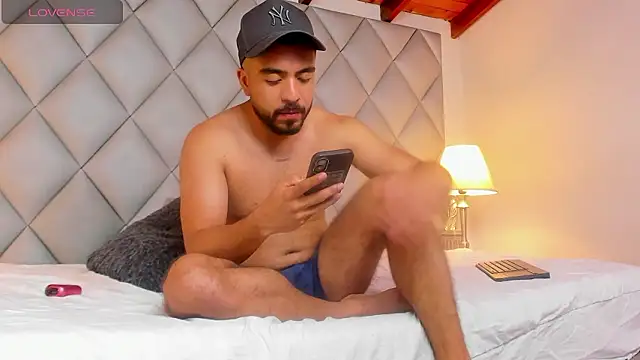 AaronVegaa 现场XXX聊天