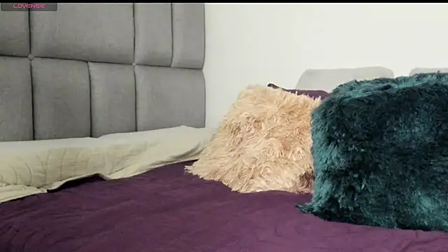 Chat XXX ao vivo de Charlotte7-7