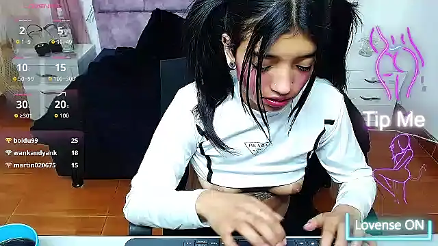 Czat XXX na żywo – Esmeralda-18