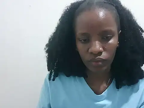 prettybeee Adlı Modelin Canlı XXX Sohbeti