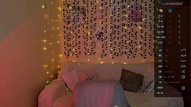 AnyaTaylor_ Chat XXX in diretta