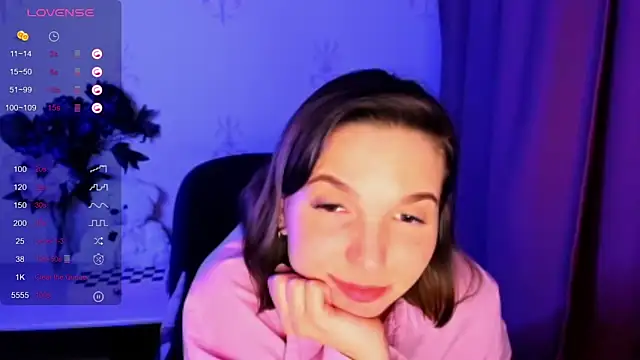 Živý XXX chat KindHazelHere_