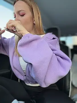 LavenderHot Adlı Modelin Canlı XXX Sohbeti