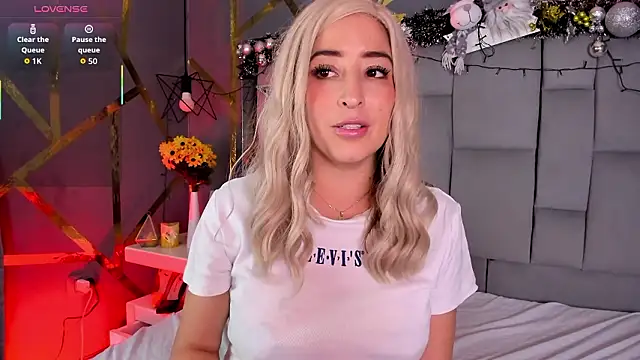 AliceSteel12 Adlı Modelin Canlı XXX Sohbeti