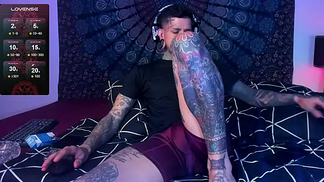 cleoo_jhonny Adlı Modelin Canlı XXX Sohbeti