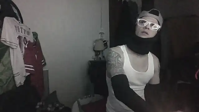 Вебкам-шоу MagikkMic420