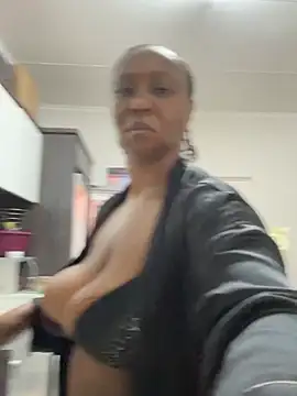 Bootyliciouse21X Chat XXX in diretta