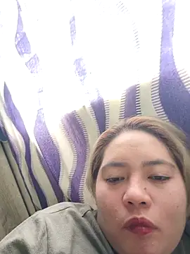 kinkynastymum74 Adlı Modelin Canlı XXX Sohbeti