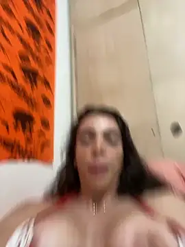 sisterhong Adlı Modelin Canlı XXX Sohbeti