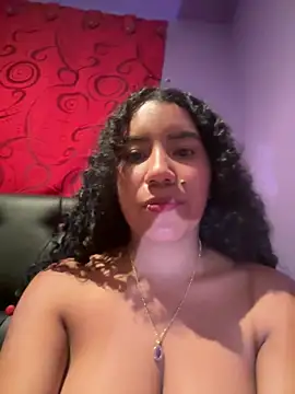 serena_willow Adlı Modelin Canlı XXX Sohbeti