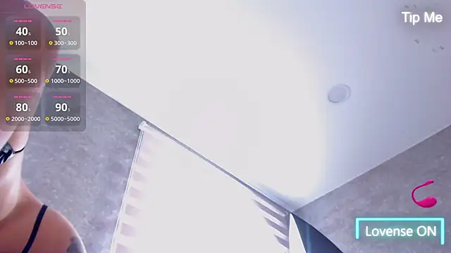 LillySquirtShot Chat XXX live