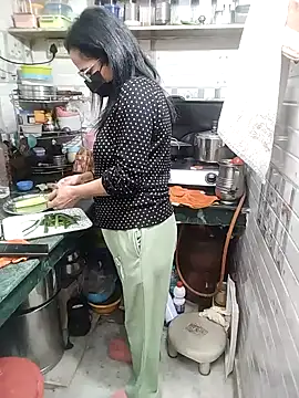 meenu_bhabhi547 现场XXX聊天