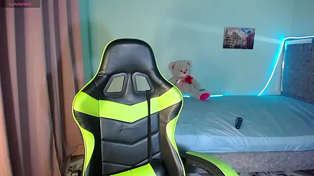 Camdy_swet_hot Adlı Modelin Canlı XXX Sohbeti