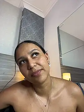 MiilaBlakeのライブXXXチャット