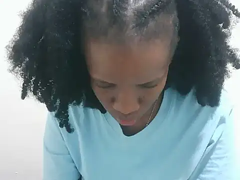 prettybeee Adlı Modelin Web Kamerası Şovu