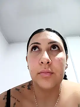 Chat XXX en directo de You-kitty2025