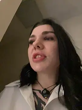 MaeveMoon Adlı Modelin Canlı XXX Sohbeti