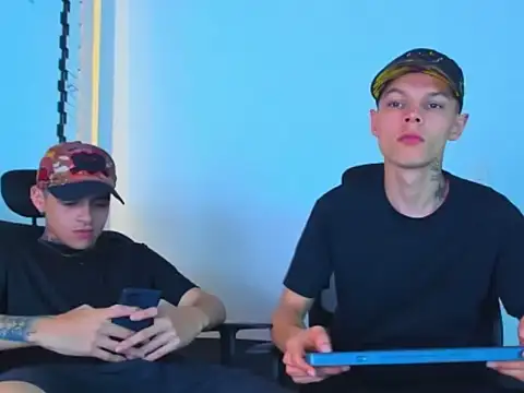 Thomas-Wil Adlı Modelin Canlı XXX Sohbeti