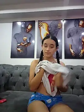 Czat XXX na żywo – l0lita_emi