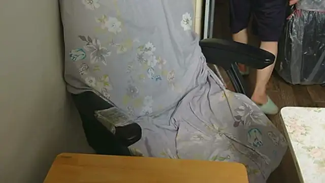 felixlau18 Adlı Modelin Canlı XXX Sohbeti