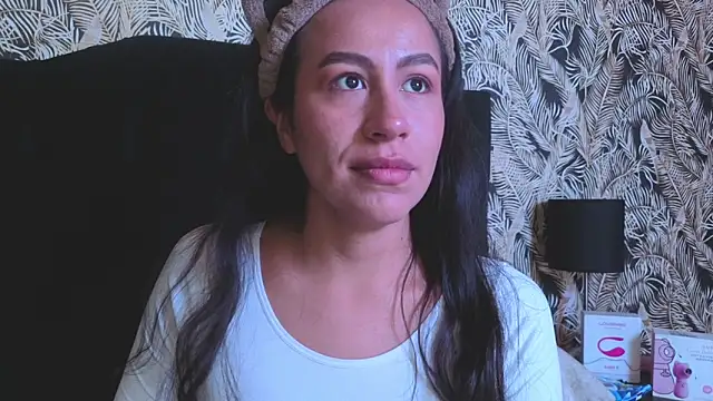 EmiGomez_のライブXXXチャット