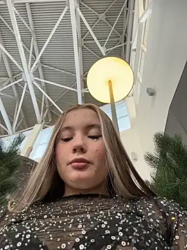 VineraSweet's Live XXX Chat