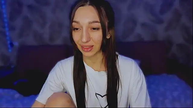 linda_foxy_black Adlı Modelin Canlı XXX Sohbeti