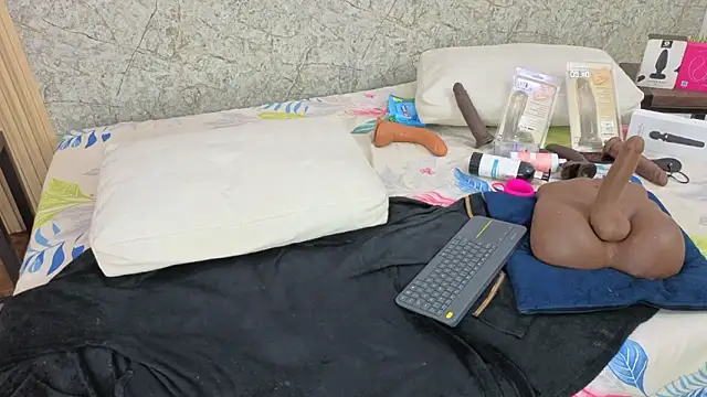 sabrina_shark_ élő XXX-chatje