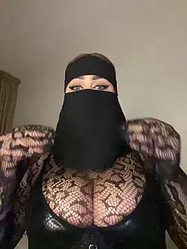 QueenDina777のライブXXXチャット