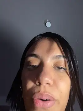 -Naomyy- Live XXX-Chat