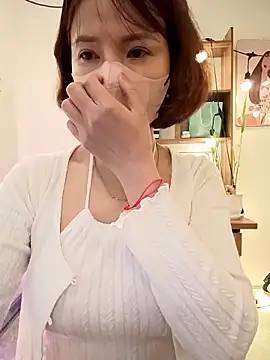 Emma_Linh Adlı Modelin Canlı XXX Sohbeti