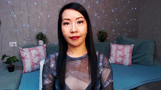 LiaPakのライブXXXチャット