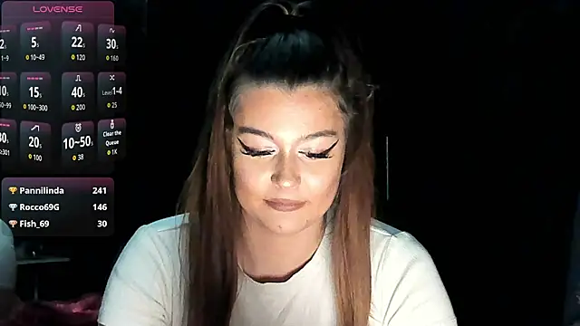 DiamondVelleのライブXXXチャット