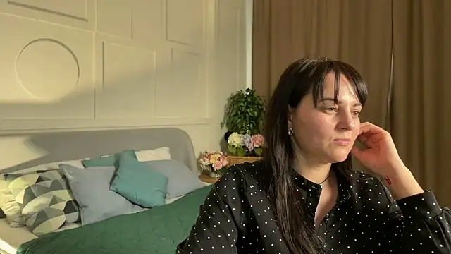 _SilkyShadow_ Live XXX Chat