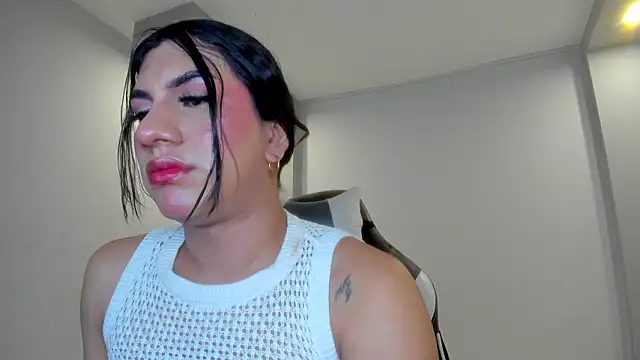 stefy_bratz Adlı Modelin Canlı XXX Sohbeti