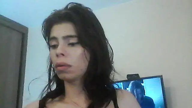 gooddes303salome Show in webcam